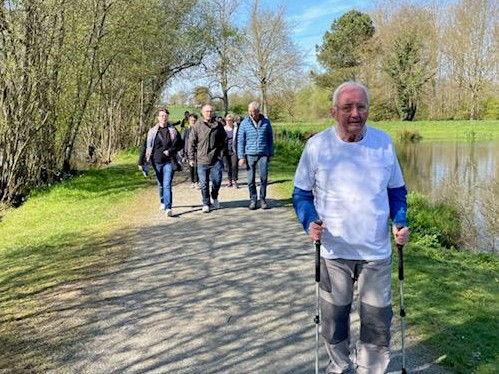 Il marche pour la lutte contre Parkinson